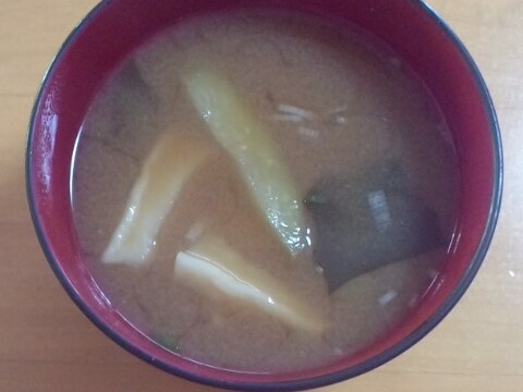 茄子と切り干し大根のお味噌汁